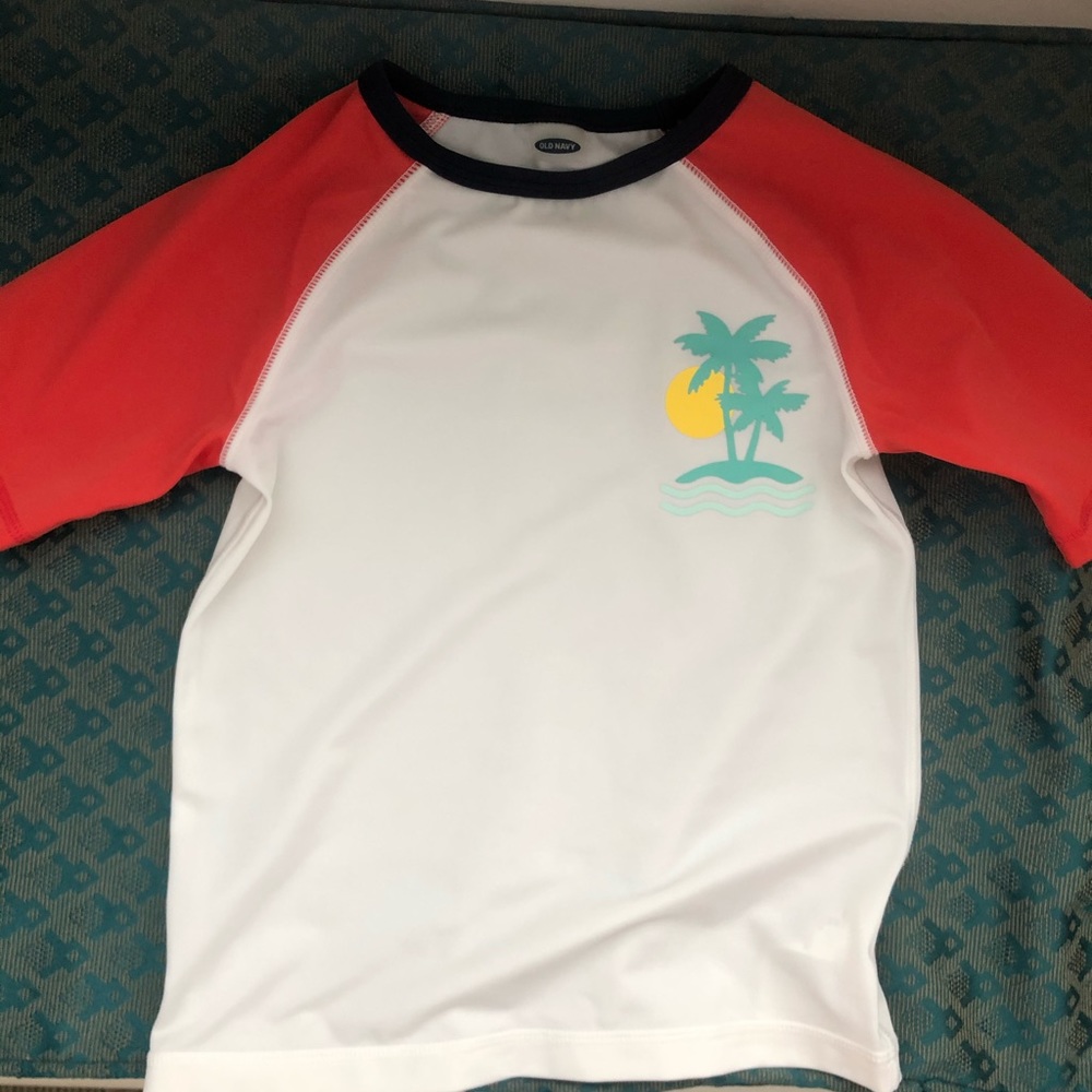 5 T short sleeve swim shirt